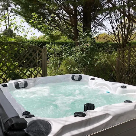 Superbe 300 M2 Avec Piscine Et Jacuzzi *
