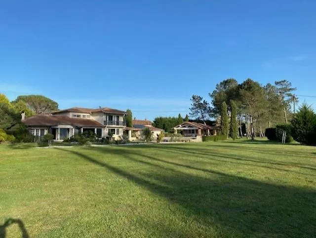 Superbe 300 M2 Avec Piscine Et Jacuzzi Linxe