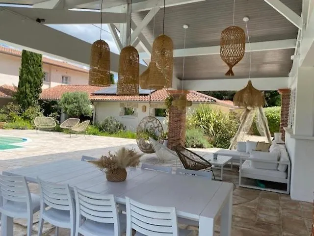 Superbe 300 M2 Avec Piscine Et Jacuzzi Villa