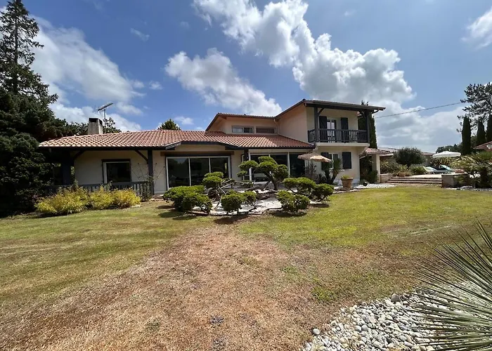 Superbe 300 M2 Avec Piscine Et Jacuzzi Villa