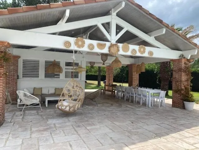 Superbe 300 M2 Avec Piscine Et Jacuzzi *