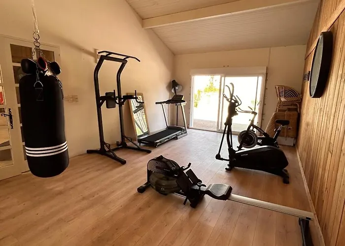 Superbe 300 M2 Avec Piscine Et Jacuzzi Linxe