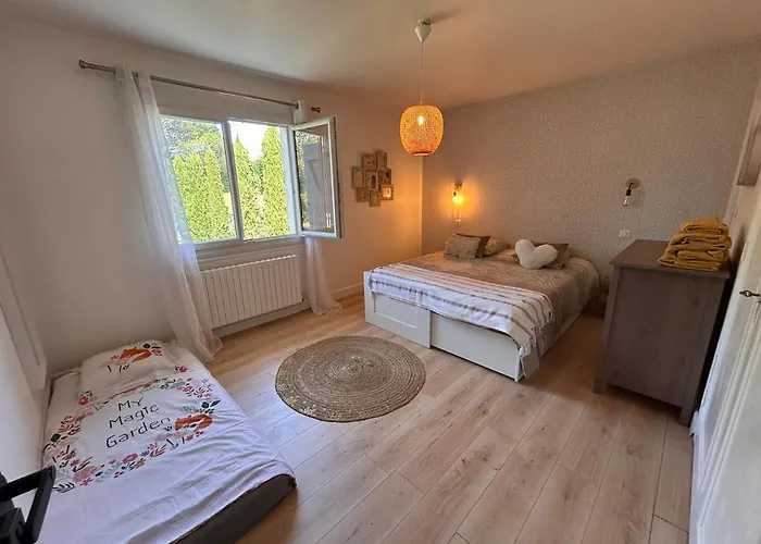 Villa Superbe 300 M2 Avec Piscine Et Jacuzzi *