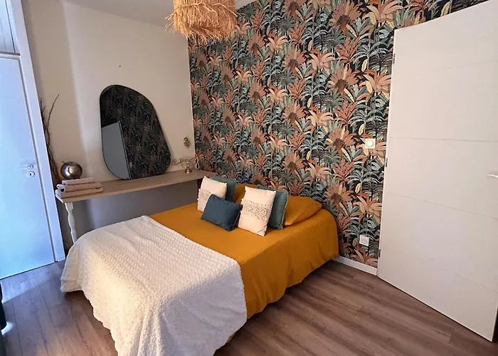 Villa Superbe 300 M2 Avec Piscine Et Jacuzzi *