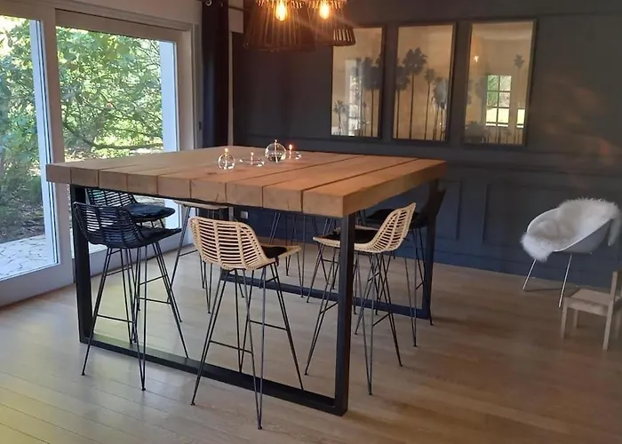 Superbe 300 M2 Avec Piscine Et Jacuzzi *