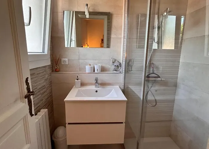 Superbe 300 M2 Avec Piscine Et Jacuzzi Villa *