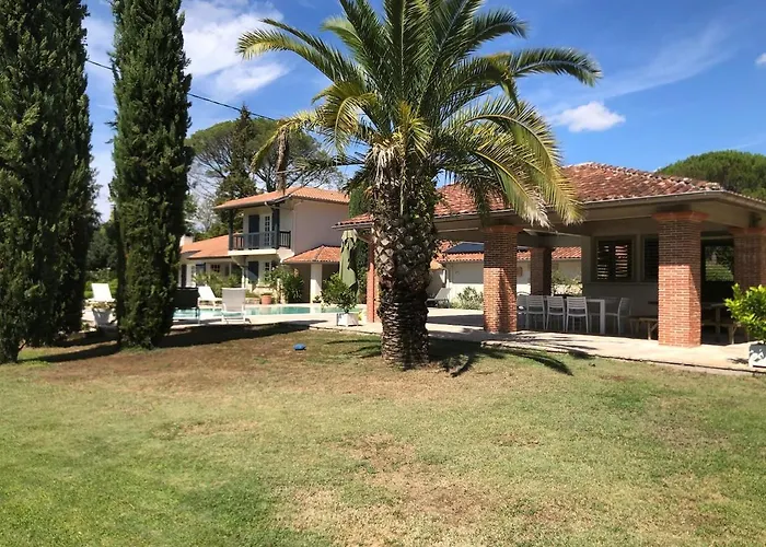 Superbe 300 M2 Avec Piscine Et Jacuzzi Villa